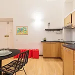 Barberini Cozy Apartment By Romeloft